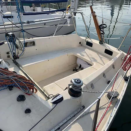 Botel Voilier Rush Regate Capobar